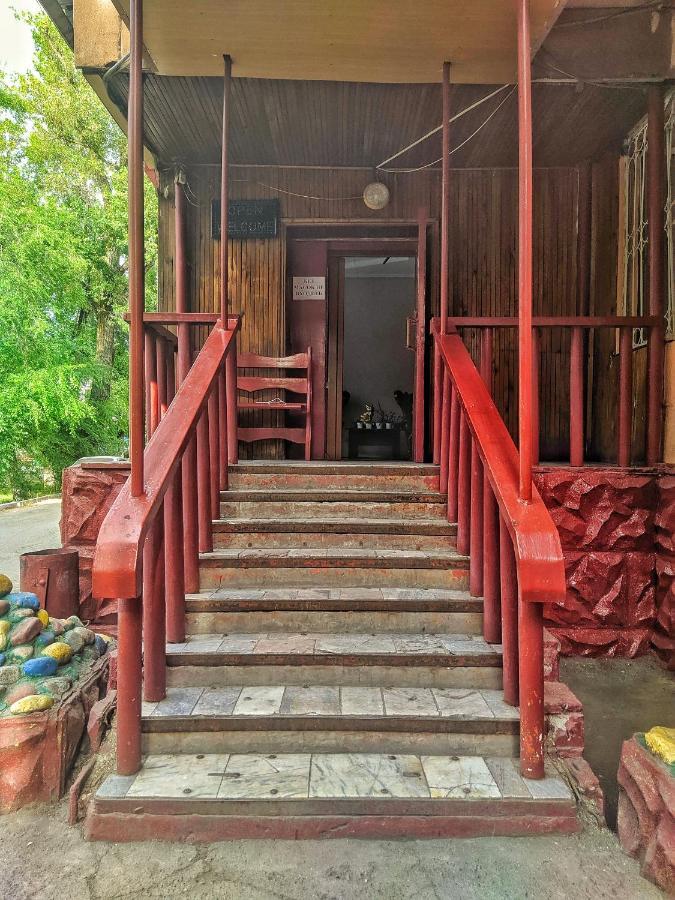 Kuze Hostel Almaty Exterior photo